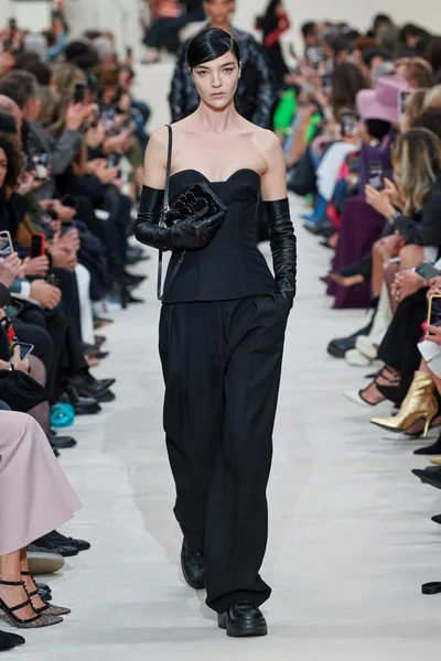 Look 9